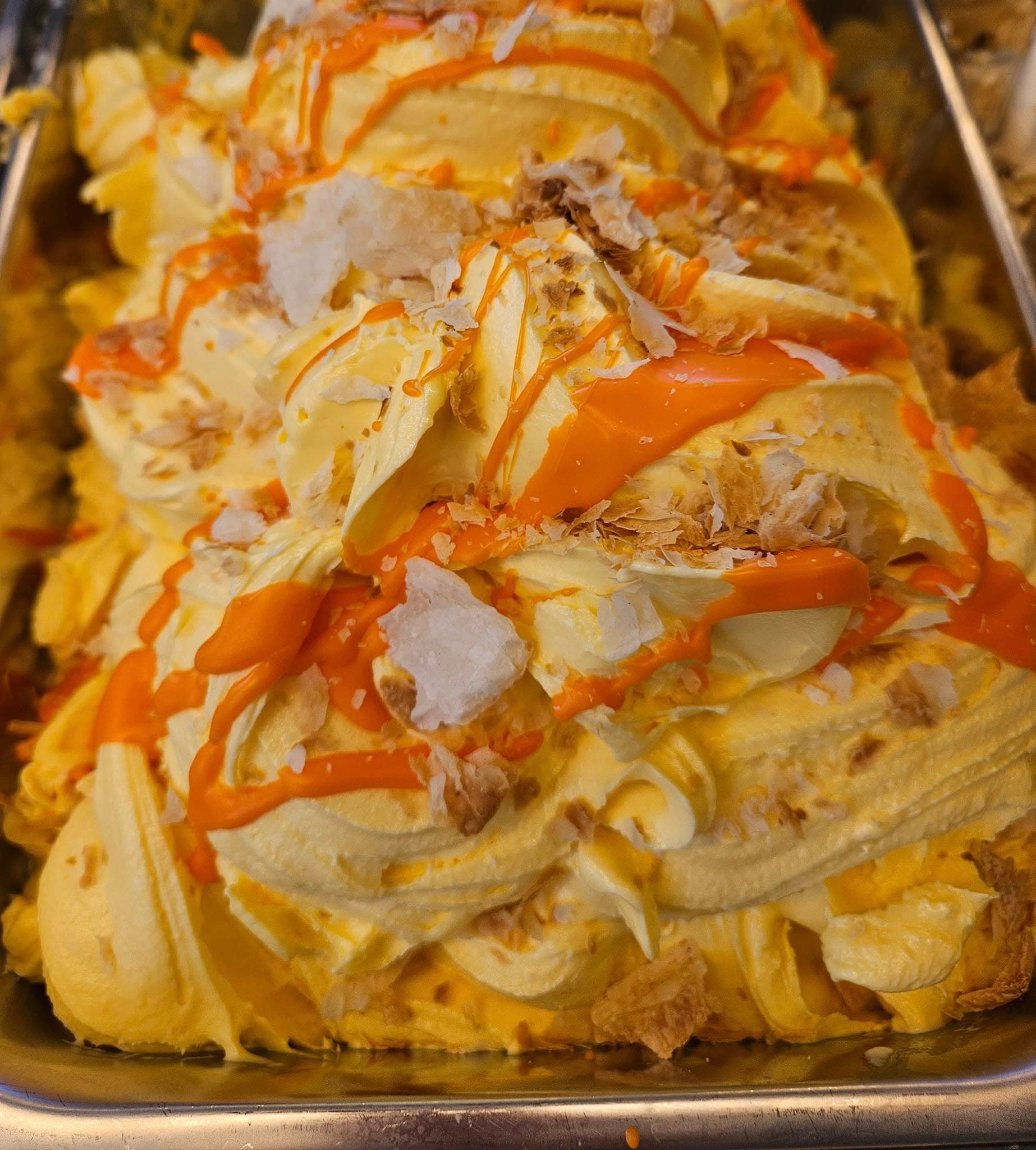 Romige Bas IJs & Zo smaak met oranje saus